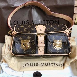 Excellent condition Louis Vuitton Hudson bag